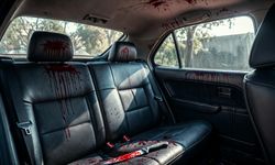 Evli Kadın Sevgilisini Satırla Öldürdü