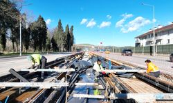 Raylar tam yol Kartepe’ye doğru döşeniyor