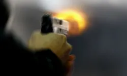 Annesinin Cenazesinde Kardeşini Öldürdü