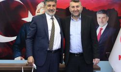 BAYRAĞIMIZA UZANAN EL, MİLLETİN VİCDANINA UZANMIŞTIR