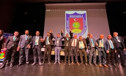 Servisçiler göbek atarak kazananı kutladı