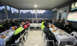 Vali Aktaş, Polislerle Kontrol Noktasında İftar Yaptı