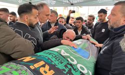 Tribünden düşerek ölen taraftarın babasından yürek yakan feryat