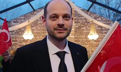 Alman Damat’tan Türk Bayrağına Duyarlı Mesaj