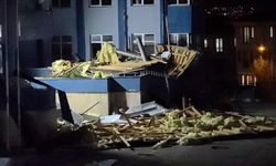 Kuvvetli Rüzgar Okulun Çatısını Uçurdu