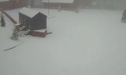 Kartepe Zirvesinde Kar Başladı: Beyaz Örtü Geri Döndü