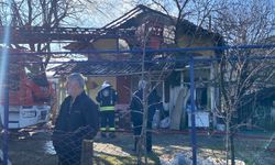 Gölcük’te İki Katlı Bina Alevlere Teslim Oldu!