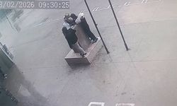 Büyük Atatürk'ün Büstünü Minik Ellerle Ayakta Tuttular