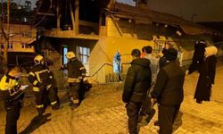 İzmit’te Kamyonet Evin İçine Girdi