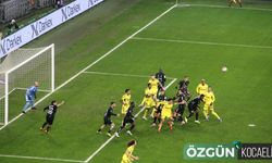 İlk yarıda tek golle tabela Fenerbahçe yazdı