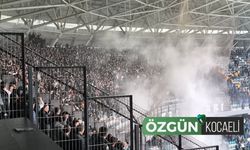 Deplasman tribününden Kocaelispor taraftarına meşale atıldı