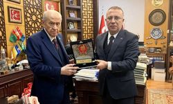 MHP’de Ajan Tartışması: İzzet Ulvi Yönter İstifa Etti