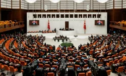 TBMM’de yoğun gündem: Vergi düzenlemesi ve bedelli askerlik teklifi görüşülüyor
