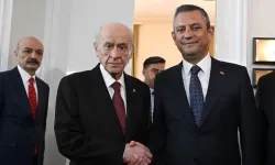 Devlet Bahçeli Özgür Özel'i Aradı!