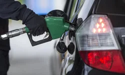 Akaryakıta Çifte Zam: Benzin ve Motorin Yükseldi