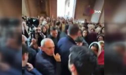 Paşinyan'a Kilisede Suikast Girişimi Kameraya Yansıdı