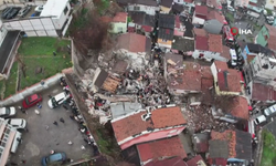 Fatih'te İki Bina Çöktü