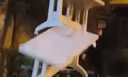 Caminin Masalarını Kırdılar