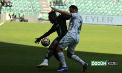 Dengeli geçen ilk yarıda gol sesi yok