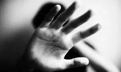 Öğrencisine taciz iddiası: kadın öğretmen hakim karşısında