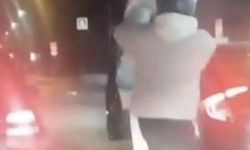 Genç Kadın Motosiket Sürücüsünü Tokatladı