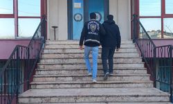 Kocaeli Polisi Aranan Şahsı Kıskıvrak Yakaladı