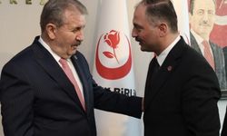 Küpçü, Genel Başkanın elini öptü: "Kocaeli'ne selamları var"