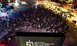 Dev ekranda tarihi gece: Kocaeli tek yürek