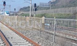 Raylara atlayan kişinin cansız bedenine ulaşıldı