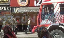 İzmit'te Kafe'de Yangın Çıktı, Müşteriler Keyfini Bozmadı