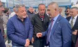 İYİ Parti Heyeti Bekaert Grev Alanında