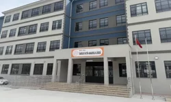 Bir Lisede Daha Alarm: Tabancayla Yakalandı