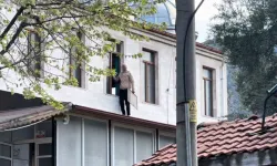 Canına Kıymak İçin Cami Çatısına Çıktı