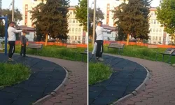 Küçük Çocuğa Parkta Atış Talimi Yaptırdı