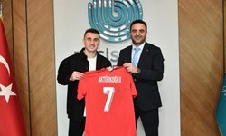 Dünya Kupası kahramanı Kerem’den Başkan Özlü’ye ziyaret