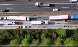 Kocaeli TEM’de 6 TIR Birbirine Girdi
