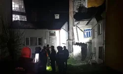 İki Katlı Ev Çöktü