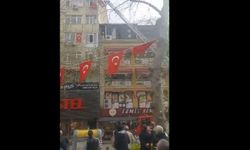 İzmit’in Göbeğindeki Bina Dökülüyor!