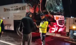 Kuzey Marmara’da can pazarı: Yolcu otobüsü tıra çarptı