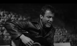 Ünlü Şarkıcı Hayatını Kaybetti