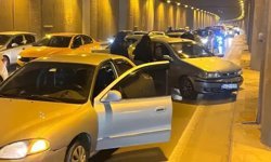 Seka Tüneli’nde korku dolu anlar: 4 araç birbirine girdi