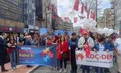 Kocaeli’de Otizm Farkındalık Günü’nde kortej yürüyüşü düzenlendi