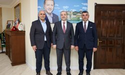 AK Parti’ye bir katılım daha: Rozeti Talus taktı