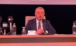 Büyükşehir meclisinde "vakıf" tartışmasına muhalefetten protokol tepkisi