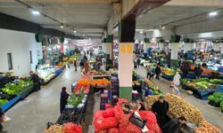 İzmit Perşembe Pazarı'nda Sabah Sakinliği