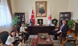 YILDIZLI'NIN KOLTUĞUNA MELİNDA, DENİZ BİLGE VE ALİ ATLAS OTURDU