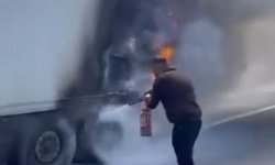 Otoyolda dorse alev aldı