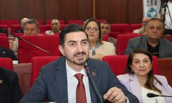 CHP’li Nazım Gençtürk: "İzmit Belediyesini AKP’nin ballı kaymaklı müteahhitleriyle karıştırmayın"