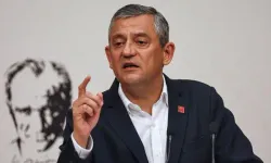 Özel: GM önüne silahlı ve bıçaklı olduğunu tahmin ettiğimiz CHP’li olmayan insanlar gelmeye başladı