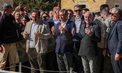 Arcan, Özel’e Anıtkabir Yürüyüşünde Eşlik Etti
